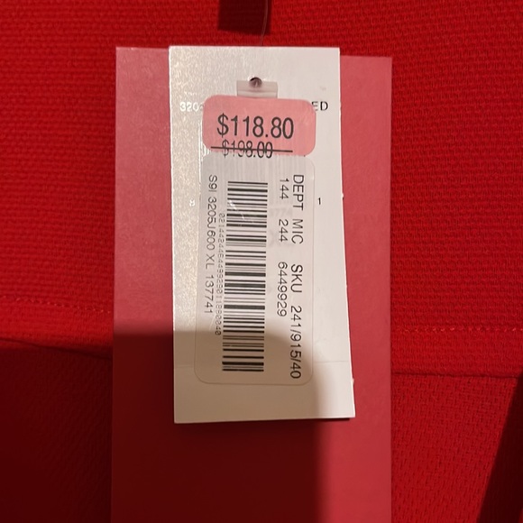 COPY - Red xl button cape - Picture 5 of 7